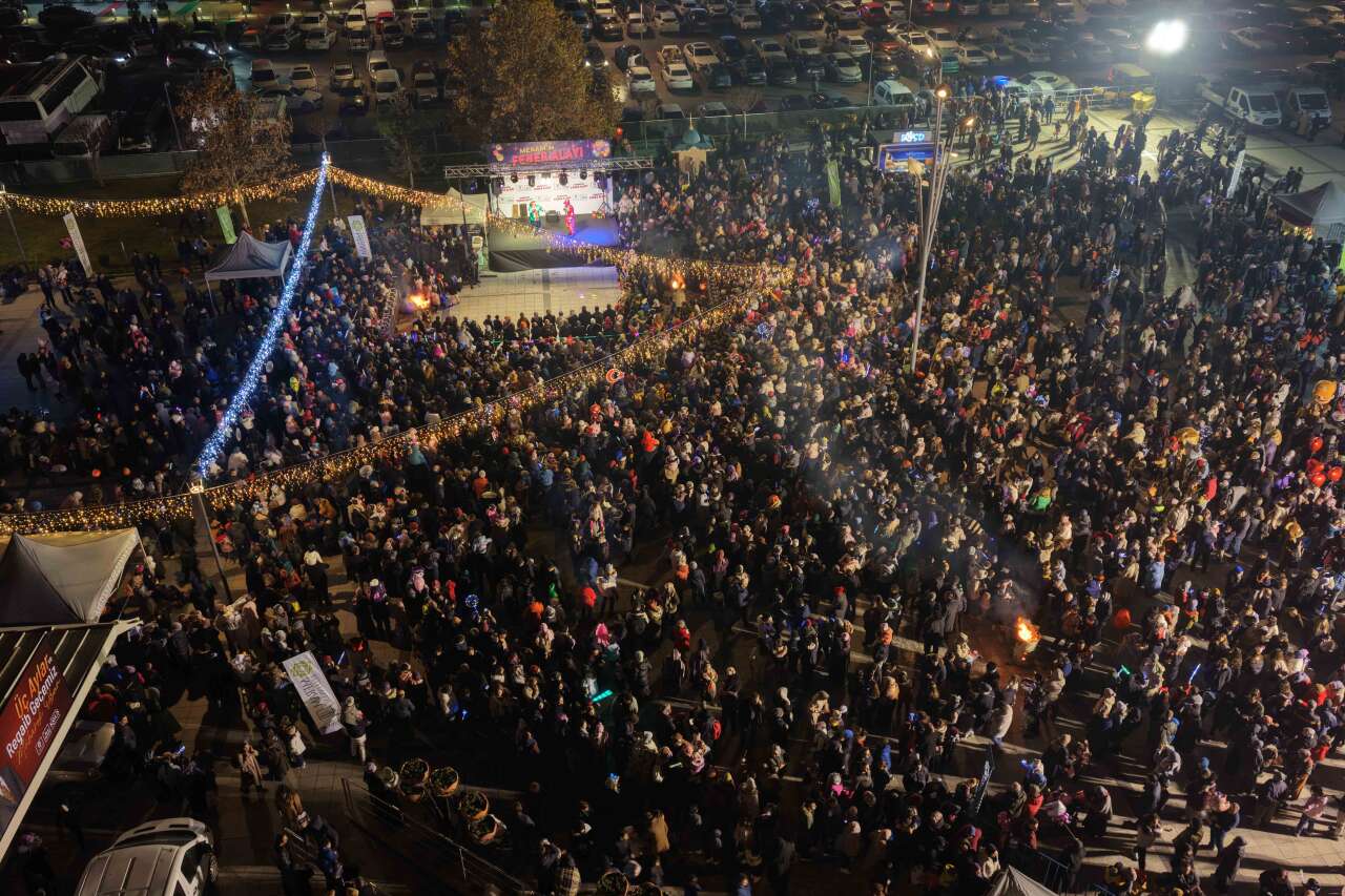 Konya’daki fener alayı kutlamaları renk cümbüşüne döndü 9